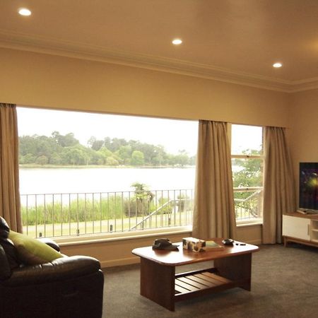 Lake Domain Boarding Holiday House Hamilton Exterior photo