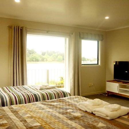 Lake Domain Boarding Holiday House Hamilton Exterior photo